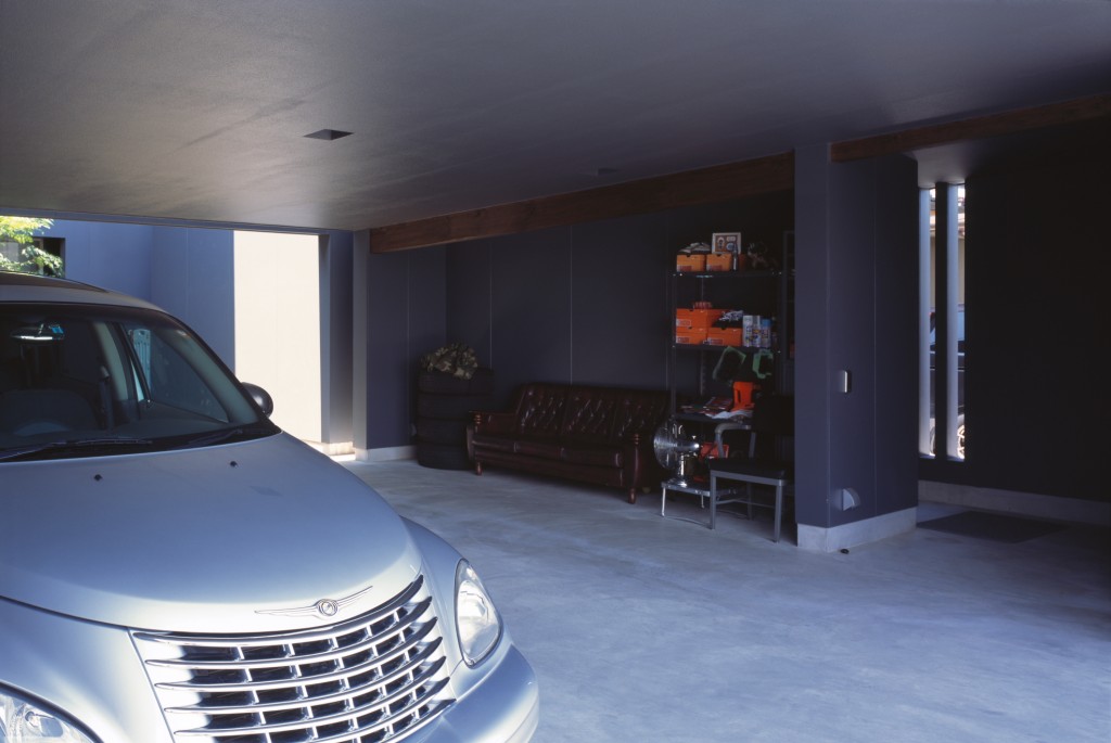 ガレージは広さも大切　物の収納や出し入れも考えてスペースを作る