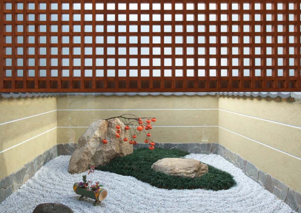 三重県四日市市　建築家との家づくり　坪庭　和風庭園　井桁格子