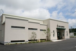 シンプルでナチュラルなデザイン美容室 ヴァンカウンシル 光を遮り 取り入れる 三重県松阪市嬉野町 建築家 浜田強 三重県津市 四日市市 建築家の家づくり デザイン住宅 Asj Apoaスタジオ